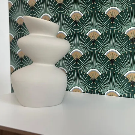 Lovely 1br & 1lr Apartment, Only 15 Min Walk To Center Appartement