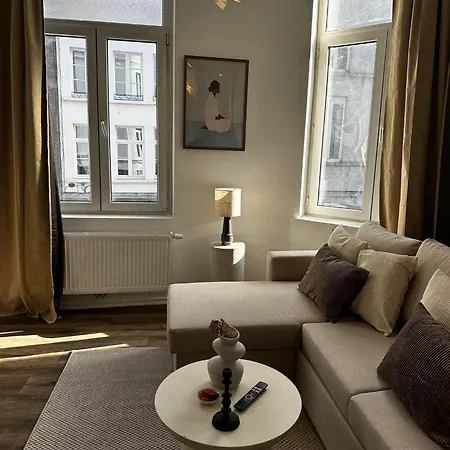 Lovely 1br & 1lr Apartment, Only 15 Min Walk To Center Gent