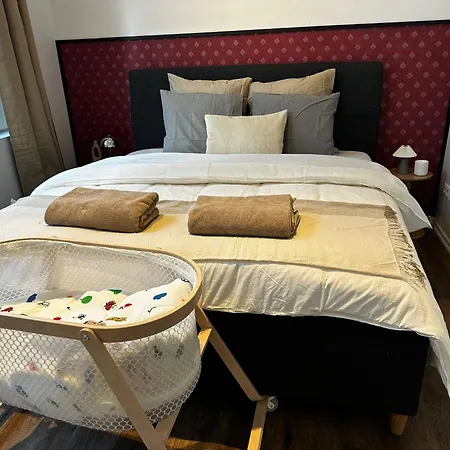 Lovely 1br & 1lr Apartment, Only 15 Min Walk To Center Apartamento Gante